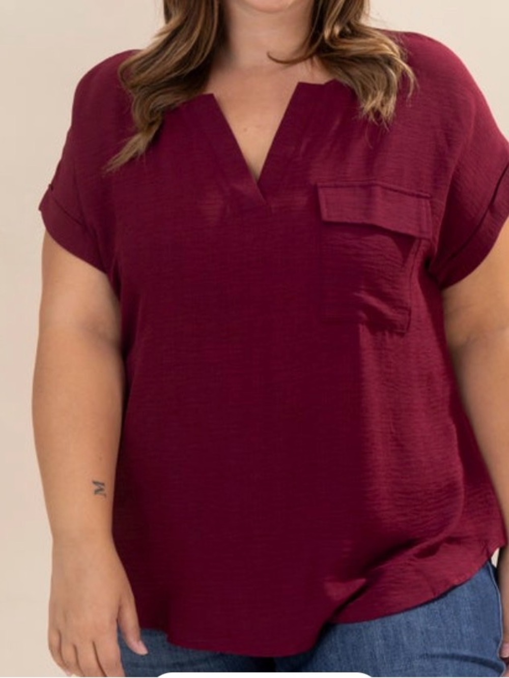 Split V-Neck Pocket Short Sleeve Blouse w/Back Button. Burgundy.  Medium.